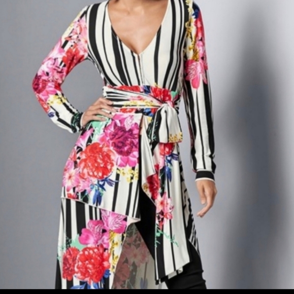 Venus hi lo top - Picture 1 of 4